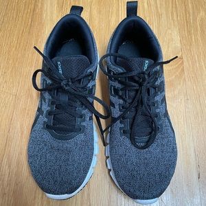 ASICS Running Shoe / Size 7